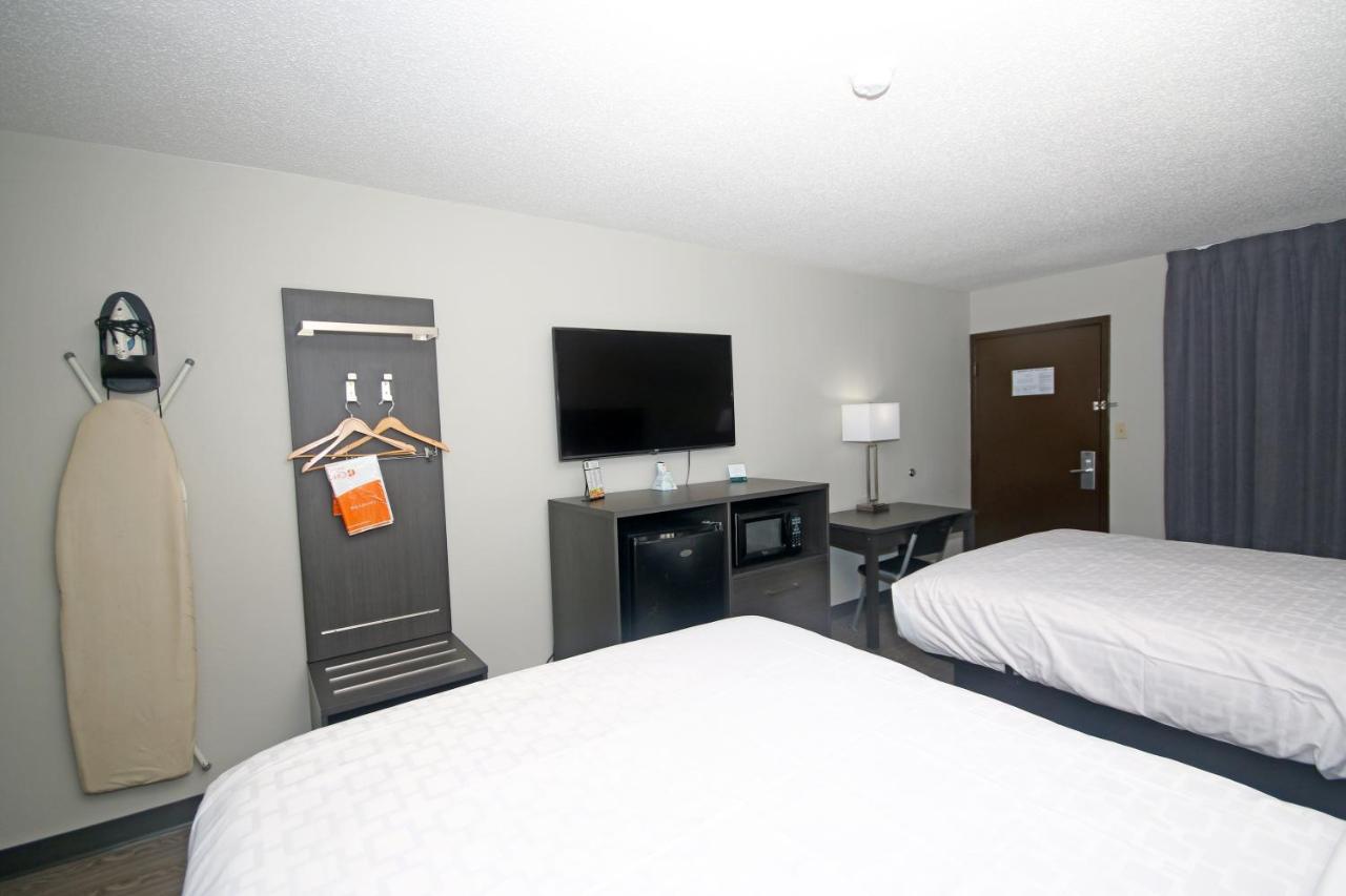 Clarion Pointe Statesville Exteriör bild