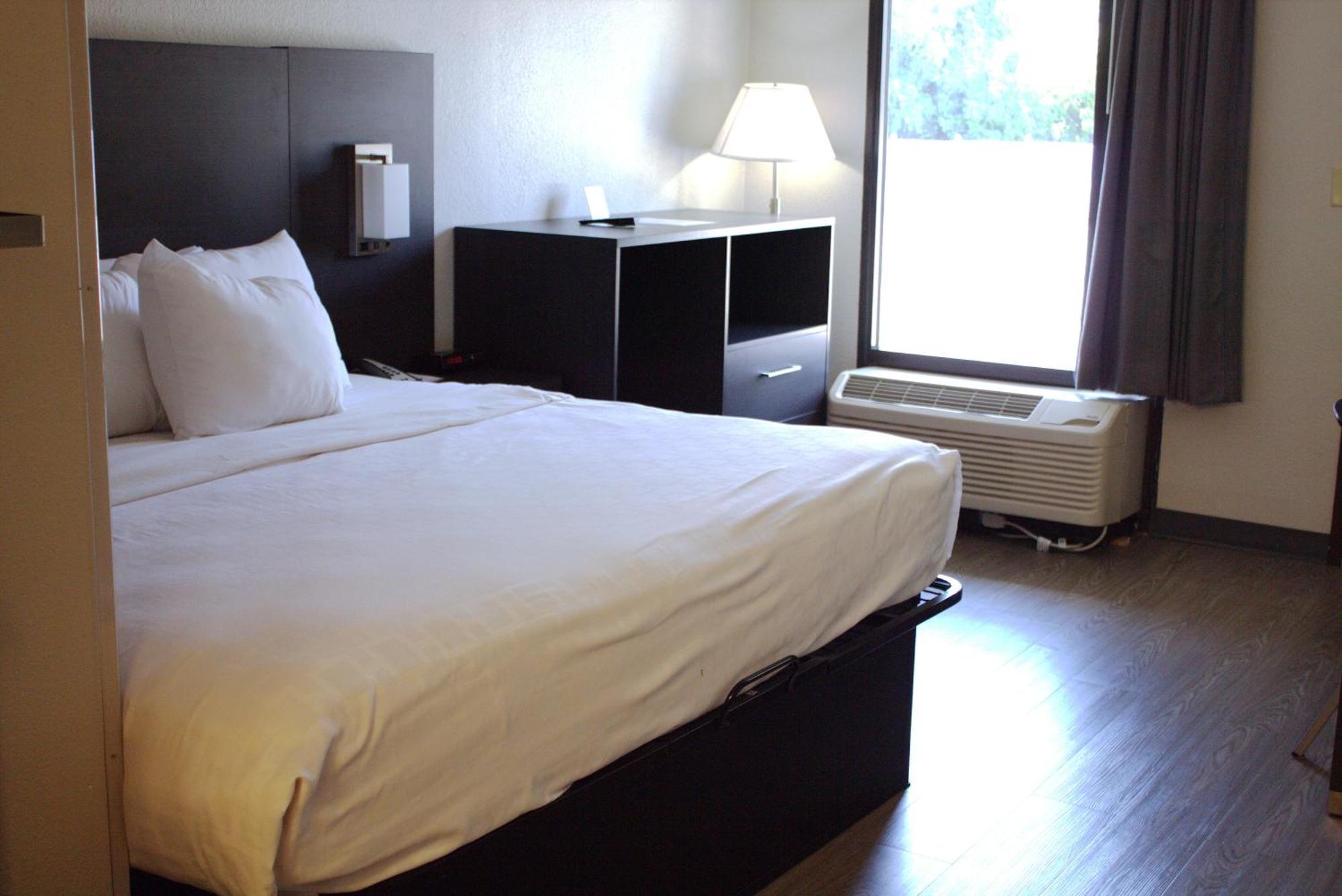 Clarion Pointe Statesville Exteriör bild